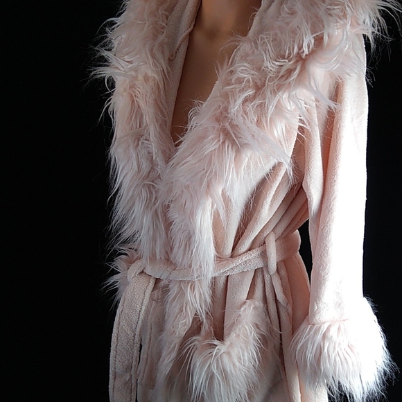 Other - Faux fur robe pink fluffy robe NWT warm soft fur